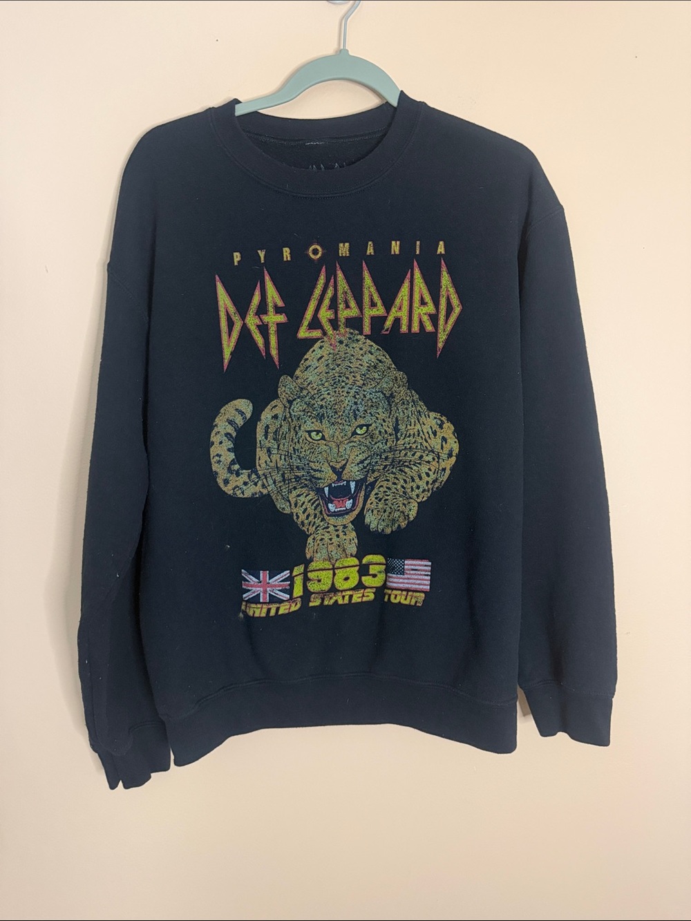 Def Leppard Pyromania Graphic Crewneck Sweater - Black